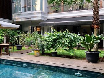 Rumah di Cluster Menteng Bintaro Jaya Sektor 7 ada Kolam Renang dekat Tol Jorr