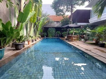Rumah di Cluster Menteng Bintaro Jaya Sektor 7 ada Kolam Renang dekat Tol Jorr