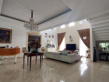 Rumah di Cluster Menteng Bintaro Jaya Sektor 7 ada Kolam Renang dekat Tol Jorr