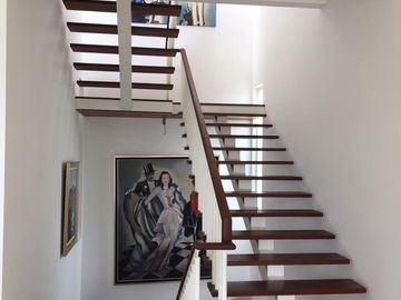 Rumah di Cluster Menteng Bintaro Jaya Sektor 7 ada Kolam Renang dekat Tol Jorr