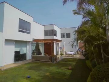 Exclusiva Y Moderna Casa En Venta, En El Sol De La Molina