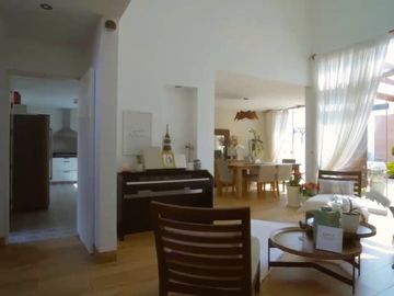 Exclusiva Y Moderna Casa En Venta, En El Sol De La Molina