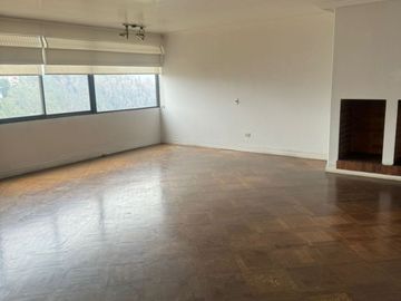 Departamento de Venta, Sector González Suarez, cerca al Hotel Quito
