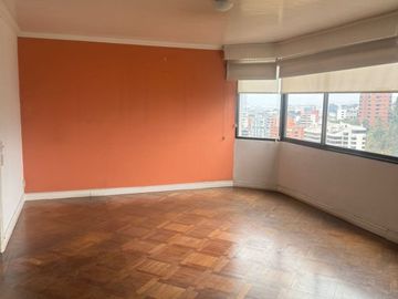 Departamento de Venta, Sector González Suarez, cerca al Hotel Quito
