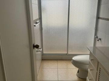 Departamento de Venta, Sector González Suarez, cerca al Hotel Quito