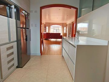 VENDO EN ESTRENO DEPARTAMENTOS DE 143 m2 Y 161 m2 CON VISTA PANORAMICA Y BALCONES EN LA FLORESTA DE PRO LOS OLIVOS