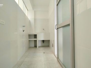 VENDO EN ESTRENO DEPARTAMENTOS DE 143 m2 Y 161 m2 CON VISTA PANORAMICA Y BALCONES EN LA FLORESTA DE PRO LOS OLIVOS