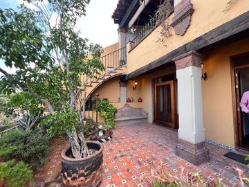 Joya de San Miguel: Casa Camino Nuevo al Caracol, Estilo Colonial con Terrazas espectaculares