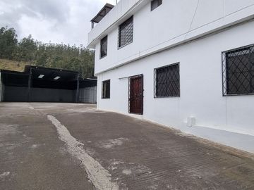 CASA COMERCIAL EN VENTA – AMBATO, VÍA PÍLLARO