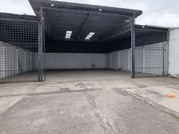 CASA COMERCIAL EN VENTA – AMBATO, VÍA PÍLLARO