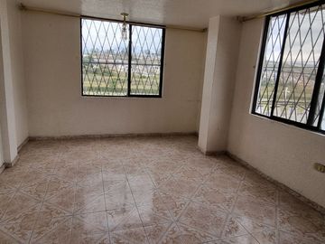 CASA COMERCIAL EN VENTA – AMBATO, VÍA PÍLLARO