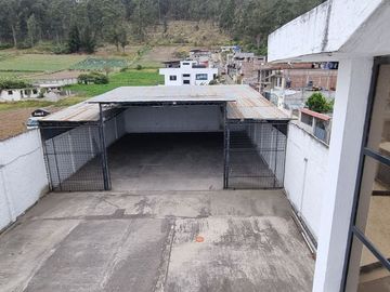 CASA COMERCIAL EN VENTA – AMBATO, VÍA PÍLLARO