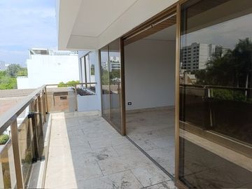 Ocasión: Vendo departamento de 229 m2 en zona exclusiva de San Isidro a excelente precio..