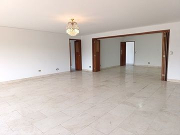 Ocasión: Vendo departamento de 229 m2 en zona exclusiva de San Isidro a excelente precio..