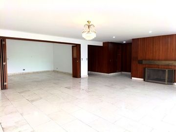 Ocasión: Vendo departamento de 229 m2 en zona exclusiva de San Isidro a excelente precio..