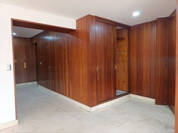 Ocasión: Vendo departamento de 229 m2 en zona exclusiva de San Isidro a excelente precio..