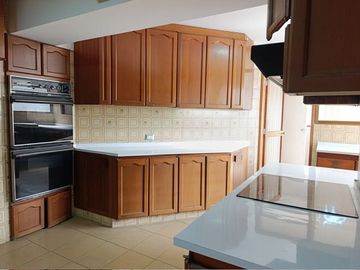 Ocasión: Vendo departamento de 229 m2 en zona exclusiva de San Isidro a excelente precio..
