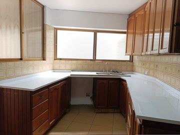 Ocasión: Vendo departamento de 229 m2 en zona exclusiva de San Isidro a excelente precio..