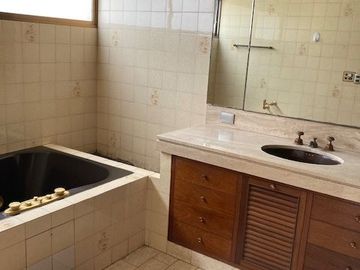 Ocasión: Vendo departamento de 229 m2 en zona exclusiva de San Isidro a excelente precio..