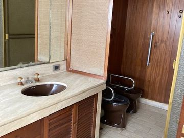 Ocasión: Vendo departamento de 229 m2 en zona exclusiva de San Isidro a excelente precio..