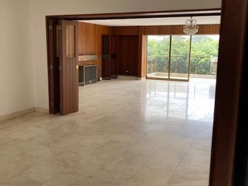 Ocasión: Vendo departamento de 229 m2 en zona exclusiva de San Isidro a excelente precio..