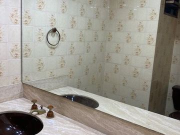 Ocasión: Vendo departamento de 229 m2 en zona exclusiva de San Isidro a excelente precio..