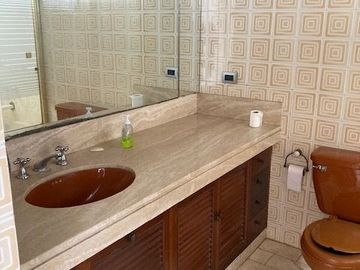 Ocasión: Vendo departamento de 229 m2 en zona exclusiva de San Isidro a excelente precio..