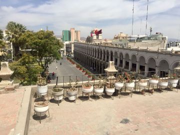HOSTAL EN VENTA - PLAZA DE ARMAS DE AREQUIPA