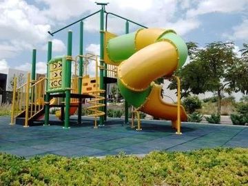 CASA EN PREVENTA EN LOMAS DEL MOLINO III, LEON GTO ZONA NORTE. CASA CON UN AMPLIO JARDÍN Y HABITACIÓN EN PLANTA BAJA.