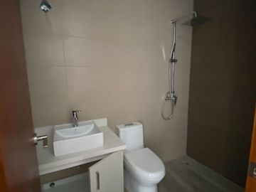 Departamento de venta en Cumbaya, edificio inteligente. 3 dormitorios estudio/estar