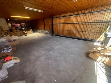 Casa Ampliada en Terreno de 735 m² en Lomas de lo Aguirre, Pudahuel.