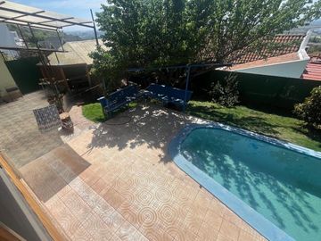 Casa Ampliada en Terreno de 735 m² en Lomas de lo Aguirre, Pudahuel.