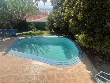 Casa Ampliada en Terreno de 735 m² en Lomas de lo Aguirre, Pudahuel.