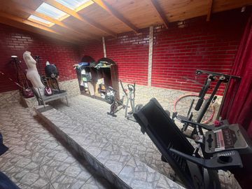 Casa Ampliada en Terreno de 735 m² en Lomas de lo Aguirre, Pudahuel.