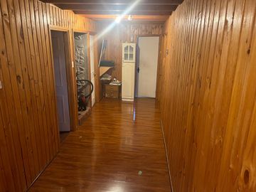Casa Ampliada en Terreno de 735 m² en Lomas de lo Aguirre, Pudahuel.