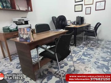 Se vende casa amplia,  terraza con piscina pequeña, 2 locales en  Buga-valle, Barrio Santa Barbara.