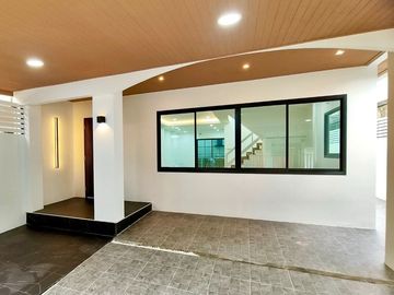 Townhouse for sale, First Home Village, end unit, newly renovated