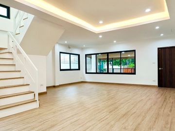 Townhouse for sale, First Home Village, end unit, newly renovated
