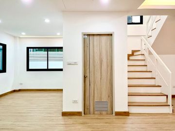 Townhouse for sale, First Home Village, end unit, newly renovated