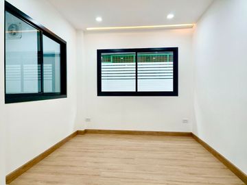 Townhouse for sale, First Home Village, end unit, newly renovated
