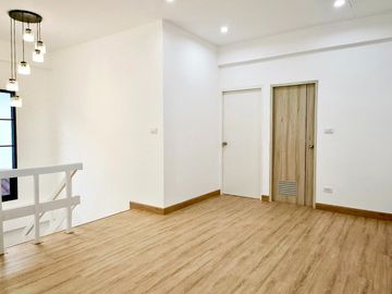 Townhouse for sale, First Home Village, end unit, newly renovated