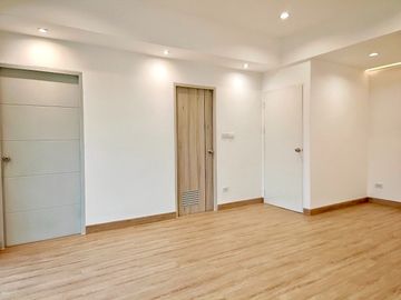Townhouse for sale, First Home Village, end unit, newly renovated