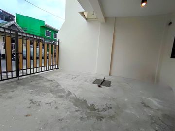 Newly Built 3Storey Triplex House & Lot for Sale in Pilar Village Las Piñas City