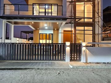 5-Bedroom Modern House For Sale in Taytay Rizal