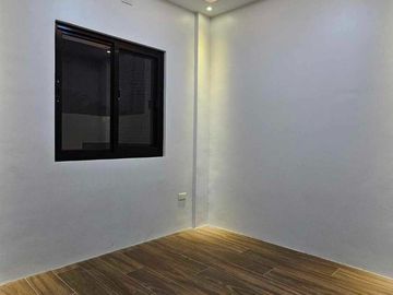 5-Bedroom Modern House For Sale in Taytay Rizal