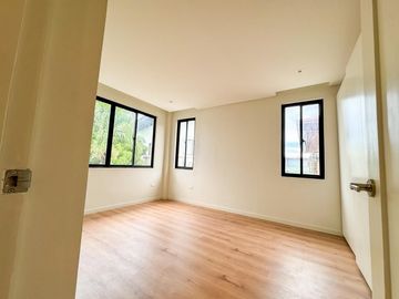 Spacious Modern Contemporary Single Attached for sale in BF Resorts Village, Las Piñas City