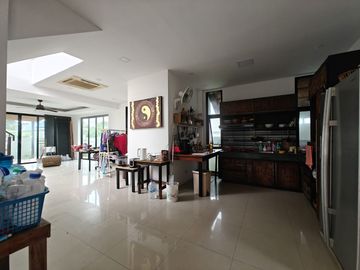 🎉 Prime Location Villa! 🌟