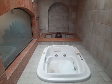 CASA HABITACION AMUEBLADA EN VENTA EN CADEREYTA JIMENEZ, NUEVO LEON, ZONA COL. NUEVA MADERO, CONSTRUCCION Y DISEÑO ARQUITECTONICO, ESTILO RUSTICO