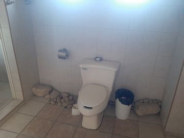 CASA HABITACION AMUEBLADA EN VENTA EN CADEREYTA JIMENEZ, NUEVO LEON, ZONA COL. NUEVA MADERO, CONSTRUCCION Y DISEÑO ARQUITECTONICO, ESTILO RUSTICO