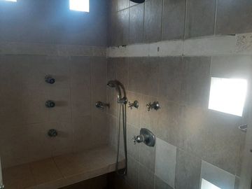 CASA HABITACION AMUEBLADA EN VENTA EN CADEREYTA JIMENEZ, NUEVO LEON, ZONA COL. NUEVA MADERO, CONSTRUCCION Y DISEÑO ARQUITECTONICO, ESTILO RUSTICO
